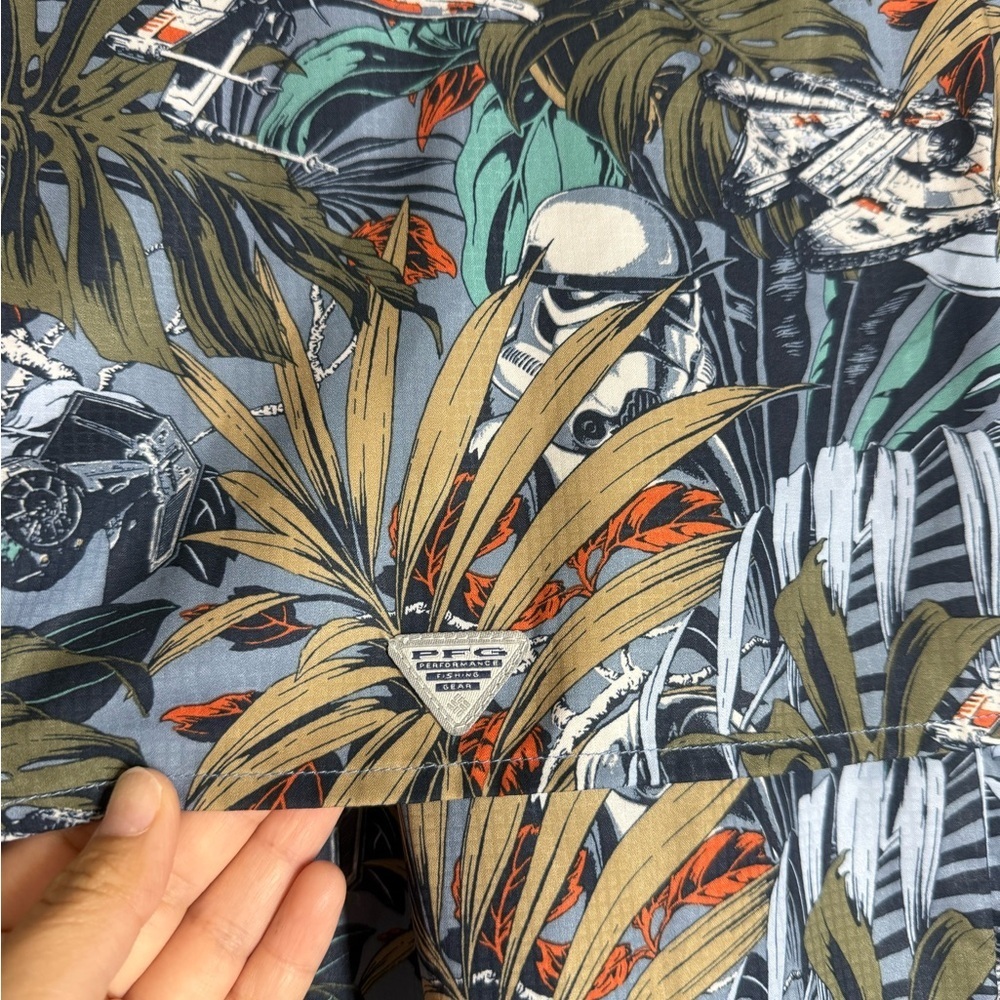 Columbia Women's Star Wars Tropical Print
Sleeveless Blouse - Picture 7 of 9
